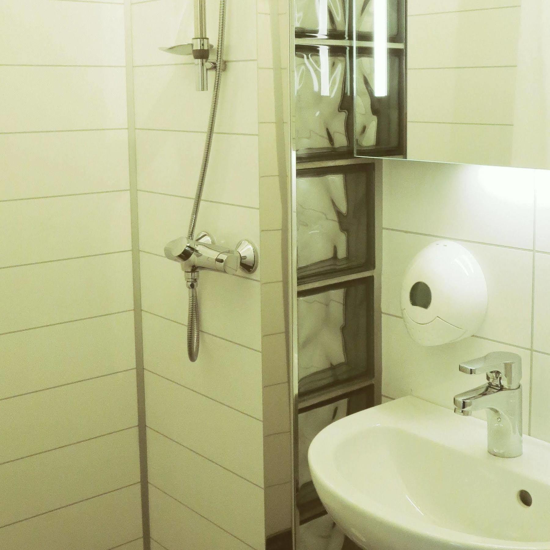 Vikingskipet Hotell Hamar Kültér fotó